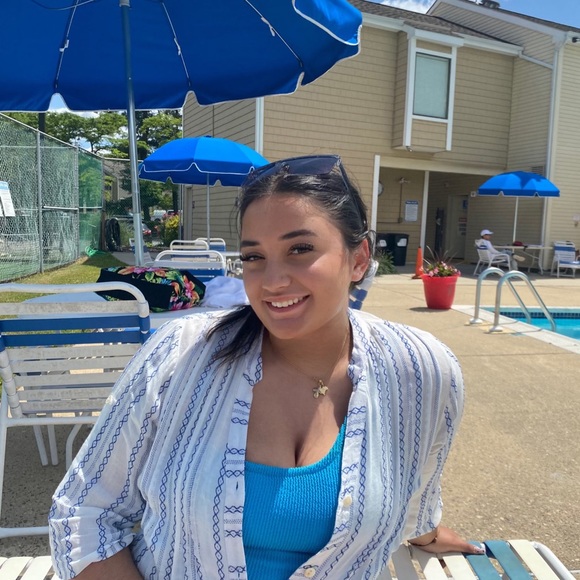 Meet your Posher, Victoria - Picture 2 of 2